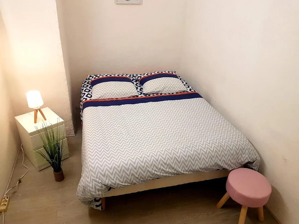 Joli 2 pièces climatisé tout équipé pour séjour agréable Marseille France