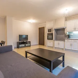  Appartement Superbe T4 Renove Spacieux Avec Stationnement Libre Et Gratuit