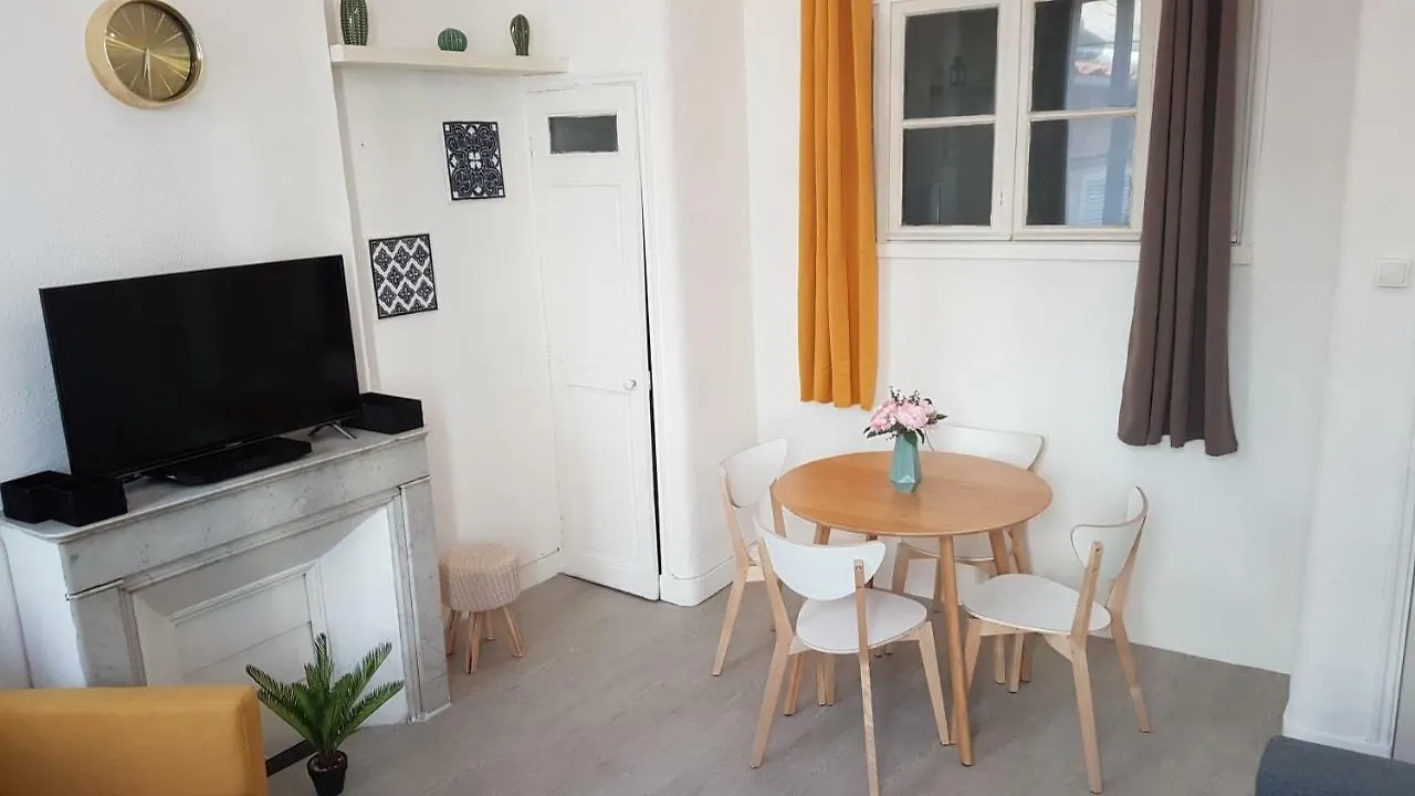 Joli 2 Pieces Climatise Tout Equipe Pour Sejour Agreable Apartment Marseille 0*,  France