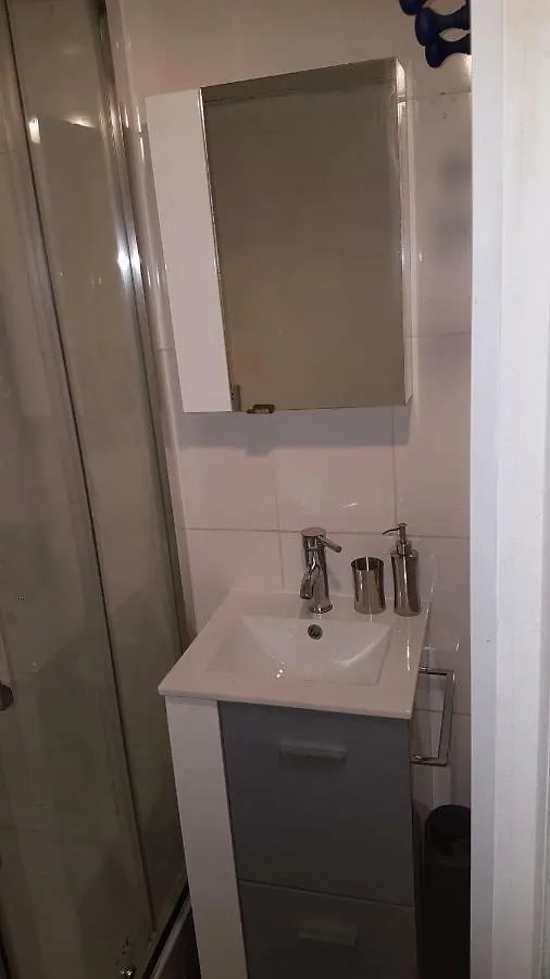 Joli 2 Pieces Climatise Tout Equipe Pour Sejour Agreable Apartment Marseille